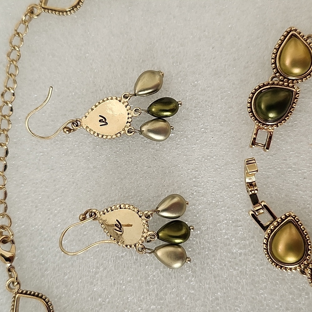 Necklace, Bracelet & Earrings Set All 3 sold together - Picture 10 of 13